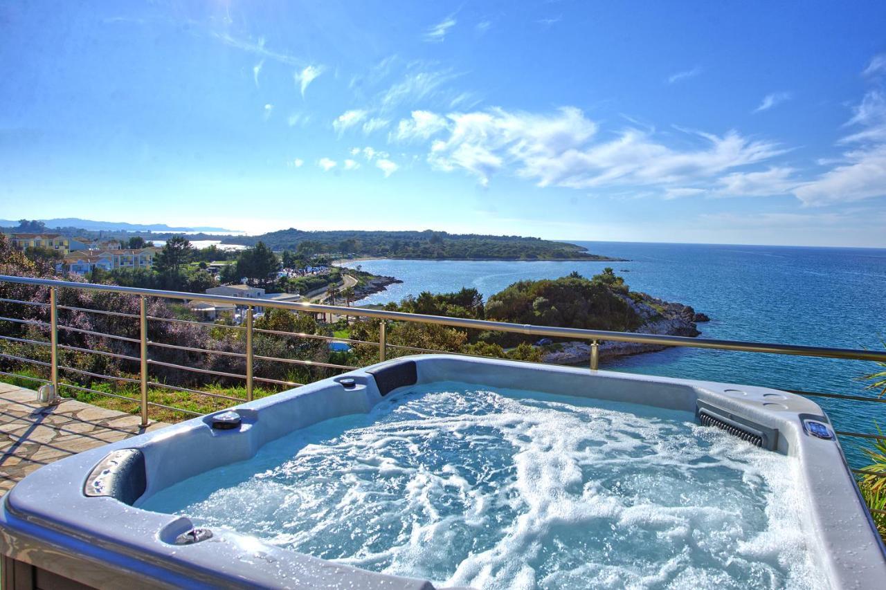 Beachfront Villa Seasun By Posarellivillas Agios Spyridon  Esterno foto