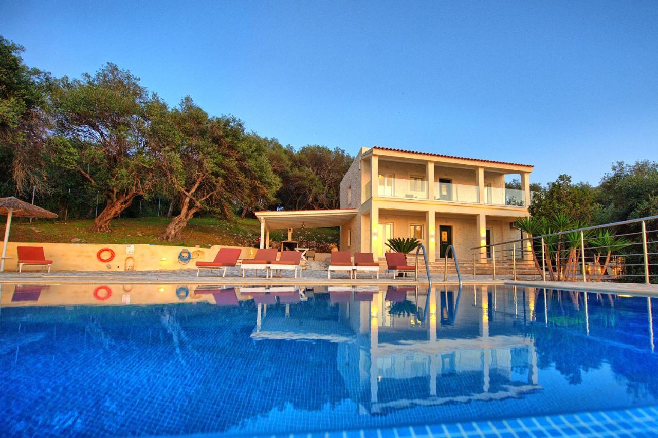 Beachfront Villa Seasun By Posarellivillas Agios Spyridon  Esterno foto